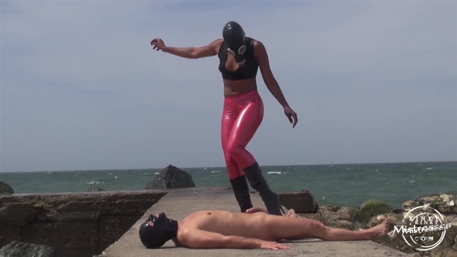 Kinky Mistresses – Boot Fun on The Beach – Kinky Rio Lady - pornevening.com